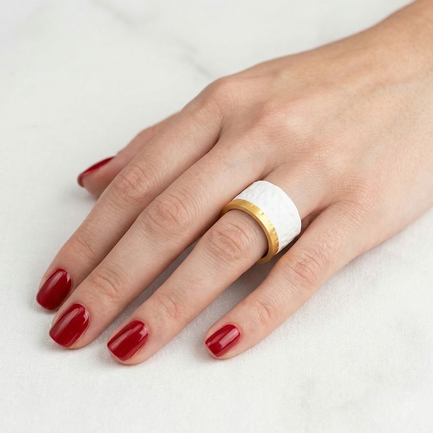 Anillo Dorica blanco Innovación que se lleva puesta, impreso en 3D de la colección Tonoto