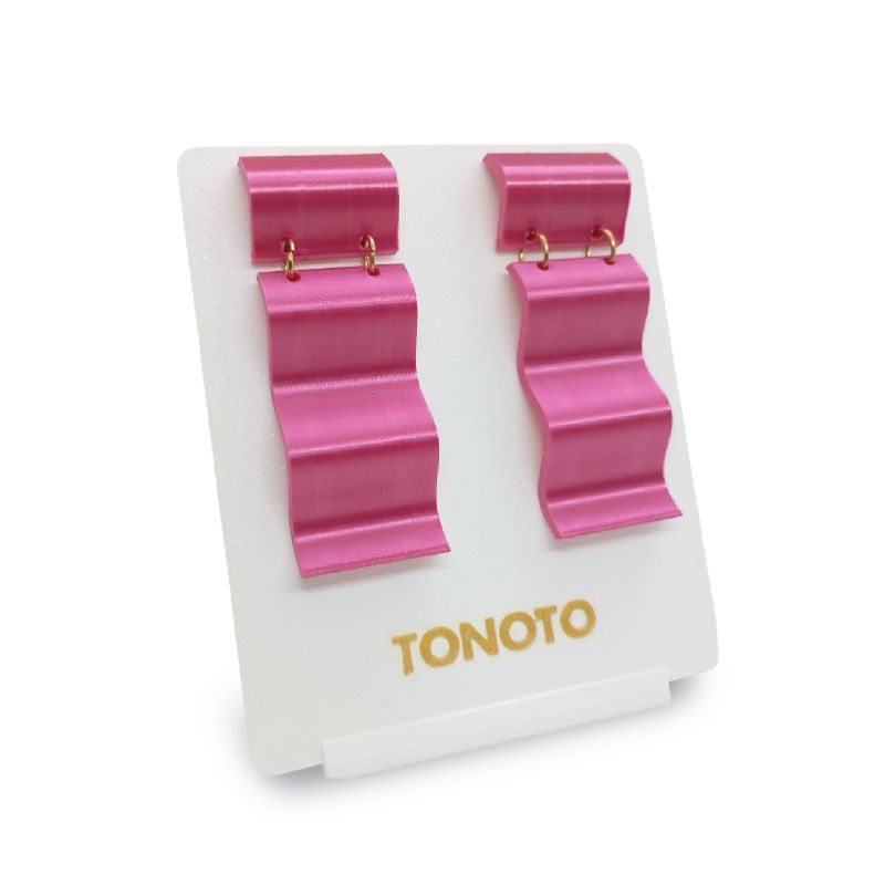 Pendientes de Diseño Sinuoso Brisa Ruby impresos en 3D de la colección de joyería sostenible Tonoto