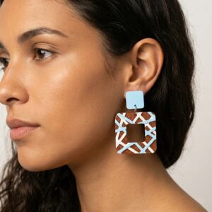 Pendientes Teoría con diseño geométrico y estructura abierta, impresos en 3D de la colección Tonoto